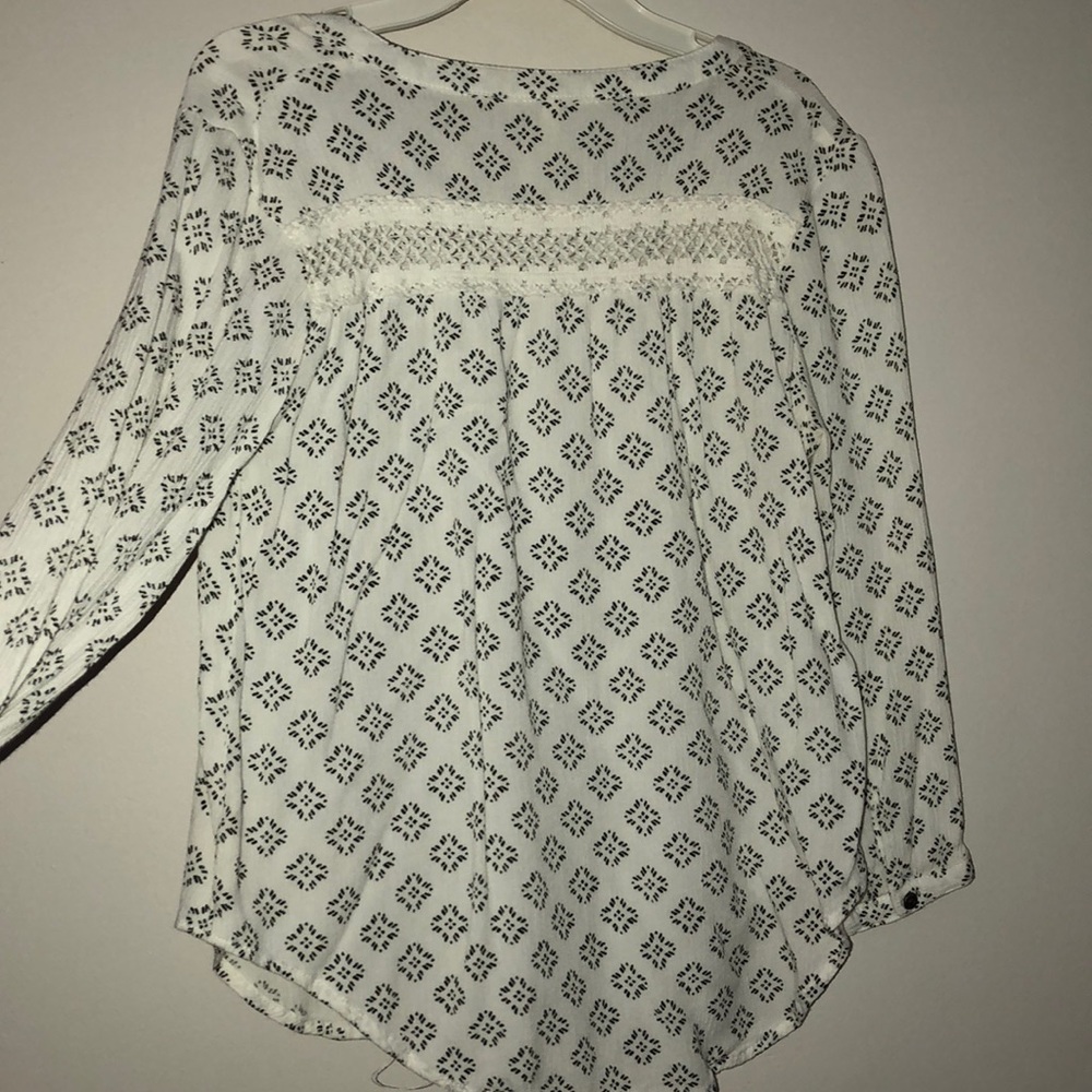 blouse - Picture 2 of 2